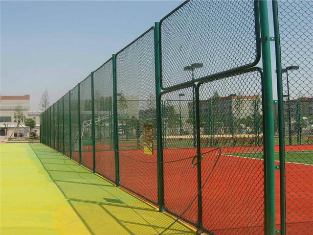 操場圍網(wǎng)圖片2 操場圍網(wǎng)圖片2